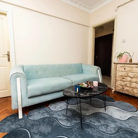 Apartment Fully Furnished,4 Bedroom Ventilated In Kadikoy *