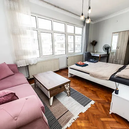 Fully Furnished,4 Bedroom Ventilated In Kadikoy Daire İstanbul