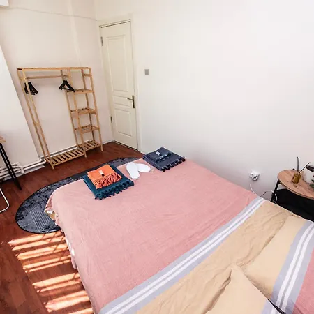 Fully Furnished,4 Bedroom Ventilated In Kadikoy *
