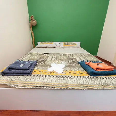 Fully Furnished,4 Bedroom Ventilated In Kadikoy איסטמבול