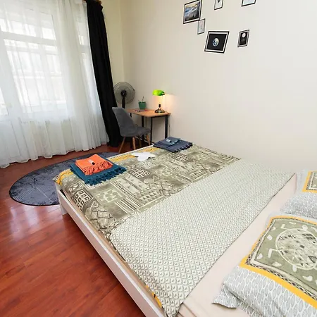 Fully Furnished,4 Bedroom Ventilated In Kadikoy דירה